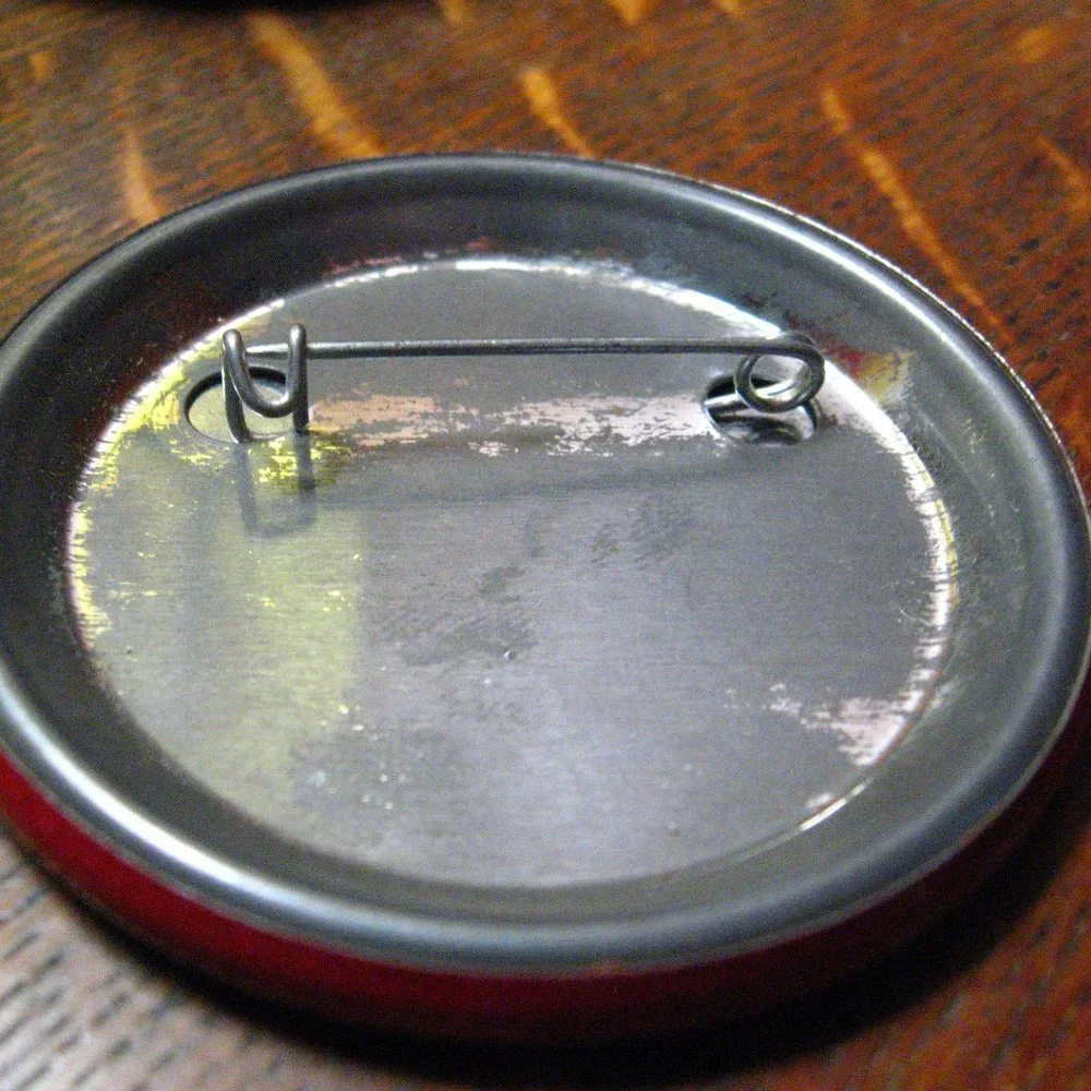 🚬 Winston Racing Vintage Lapel Pin - Picture 4 of 4